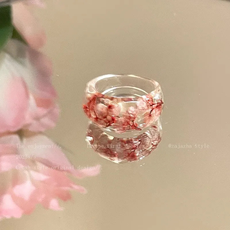 Fashion Flowers Minimalist Resin Daisy Dried Flower Retro Acrylic Ring Female Creative Personality Fresh Ring Wholesale Gift Qme