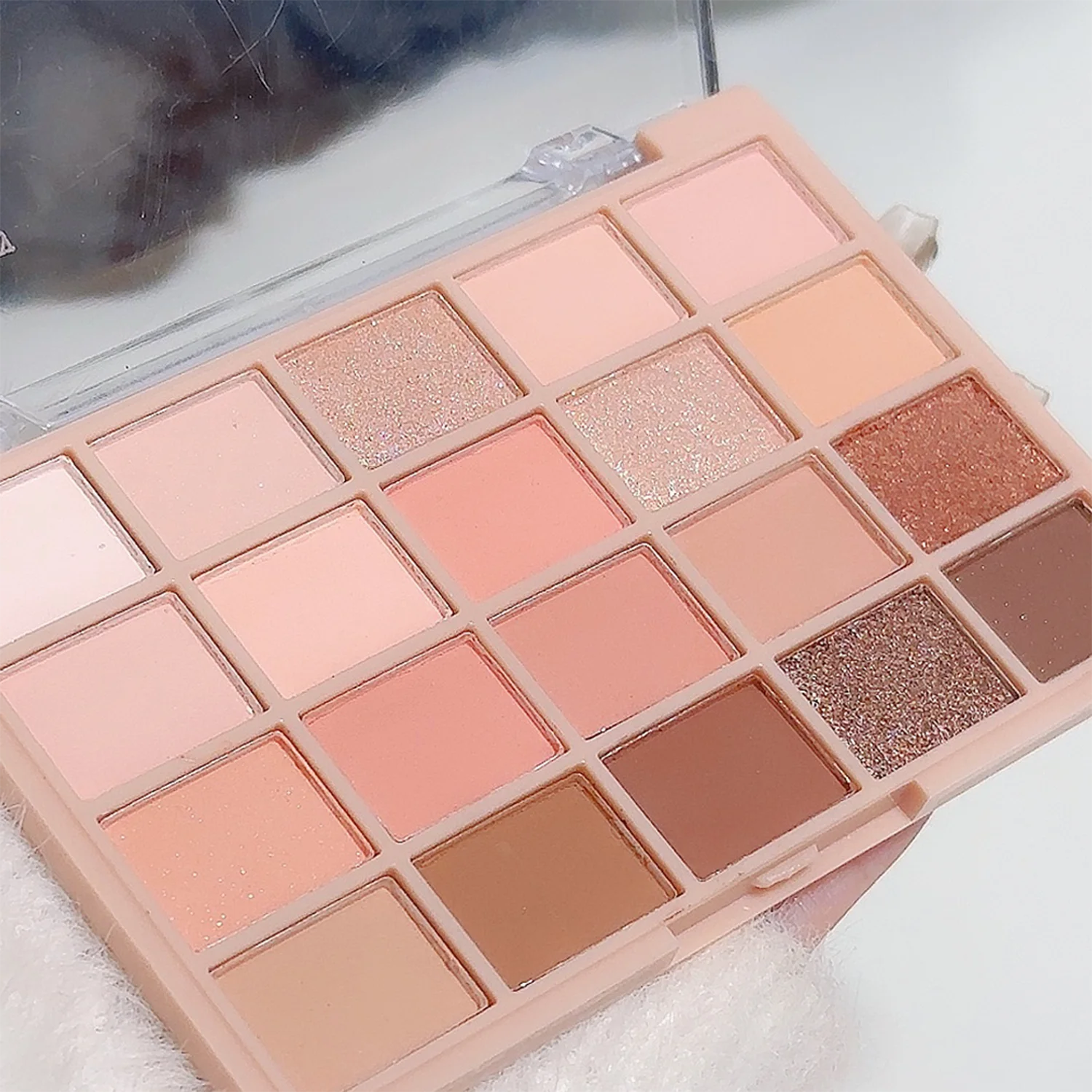 20-Color Warm Eyeshadow Palette Romantic Smoky Rose Tones Matte Qme