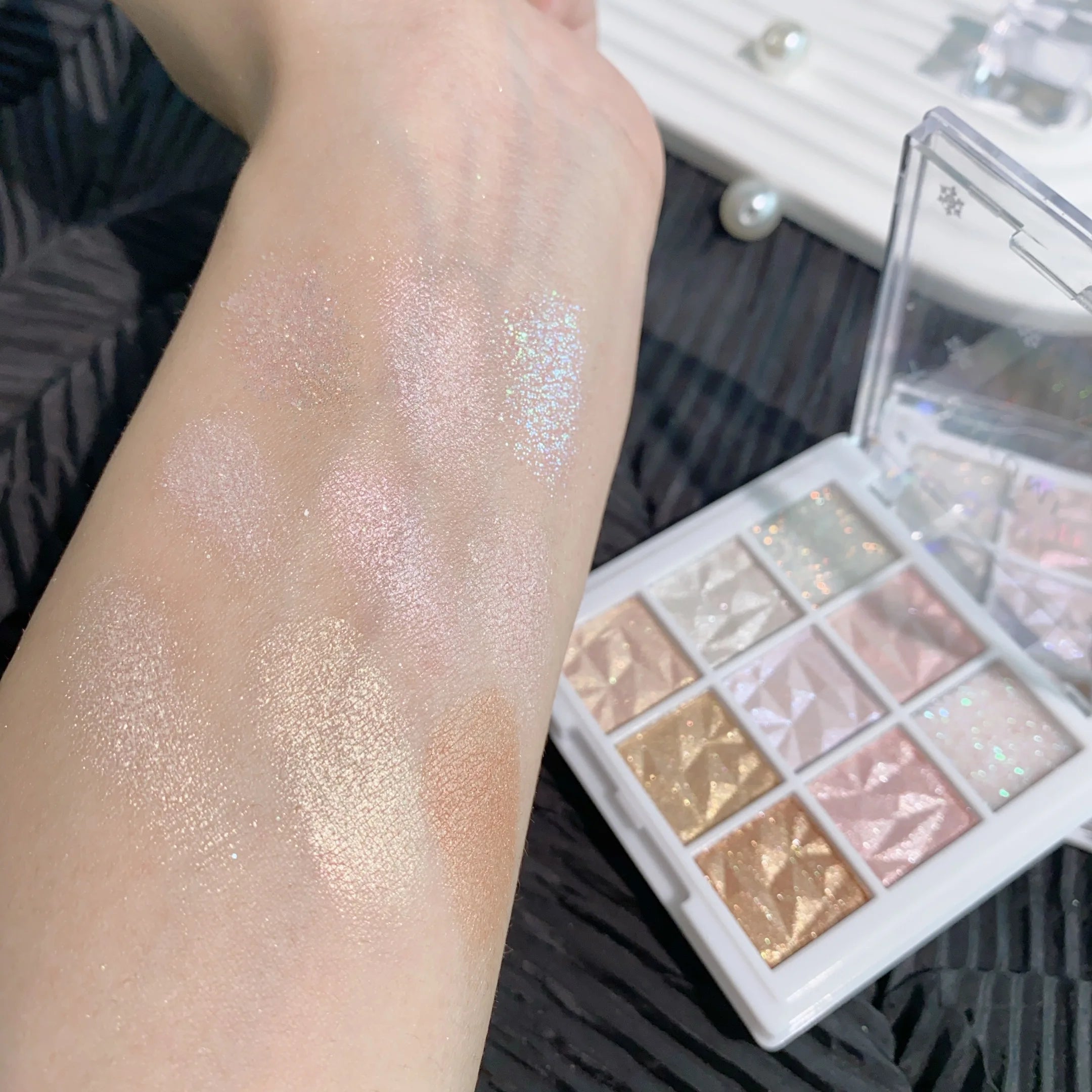 9-Color Snowflake Eyeshadow Palette Shimmer Glitter High-pigment Qme