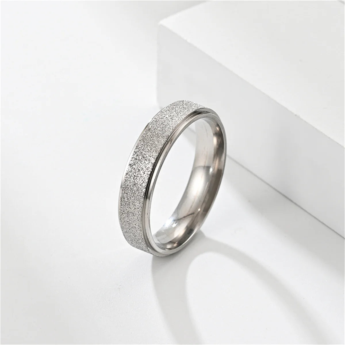 Cool 6MM Anxiety Relief Spinner Ring for Women and Man Stainless Steel Sand Blast Glitter Finish Gold Color Fidget Ring Band Qme yin 7