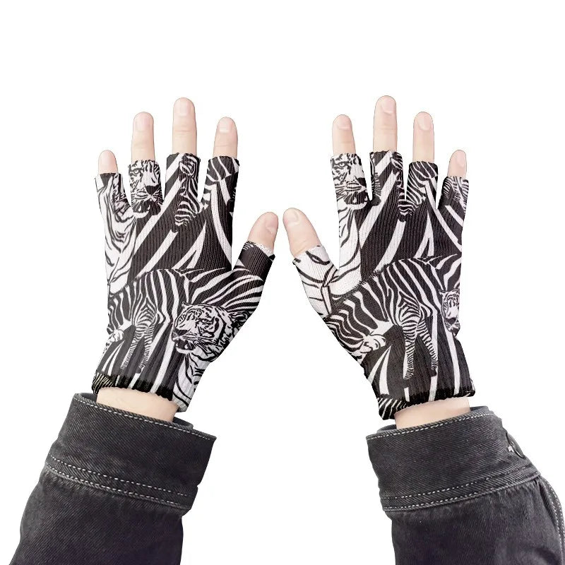 Women Winter Touch Screen Mittens Cute Black White Zebra Leopard Qme
