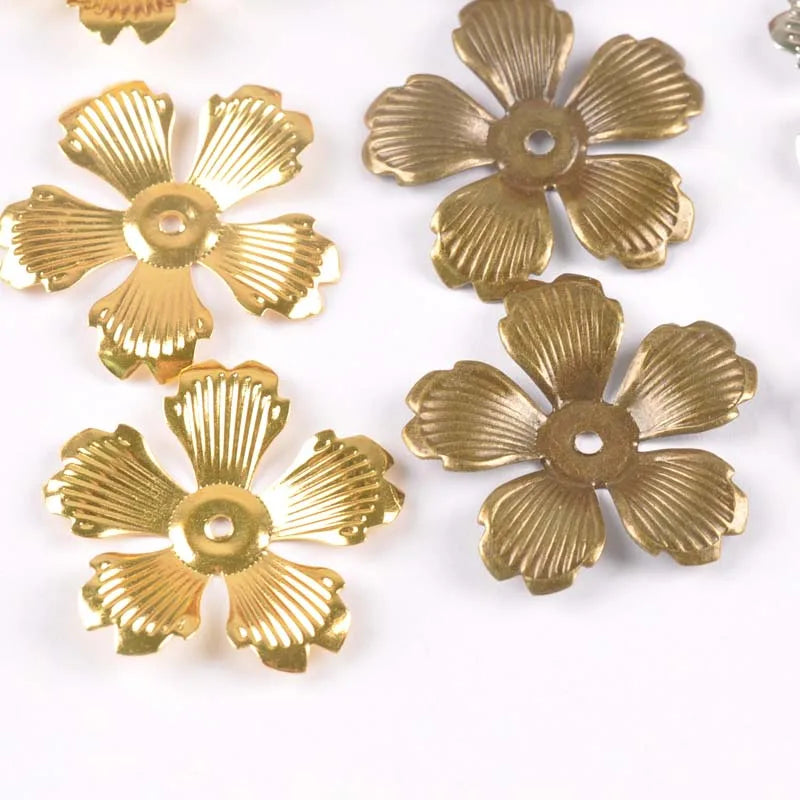 retro 3 Colors Flowers Wraps Filigree Connectors Embellishments For Scrapbooking Home Decor Handicraft Metal Crafts yk0762-1 Qme