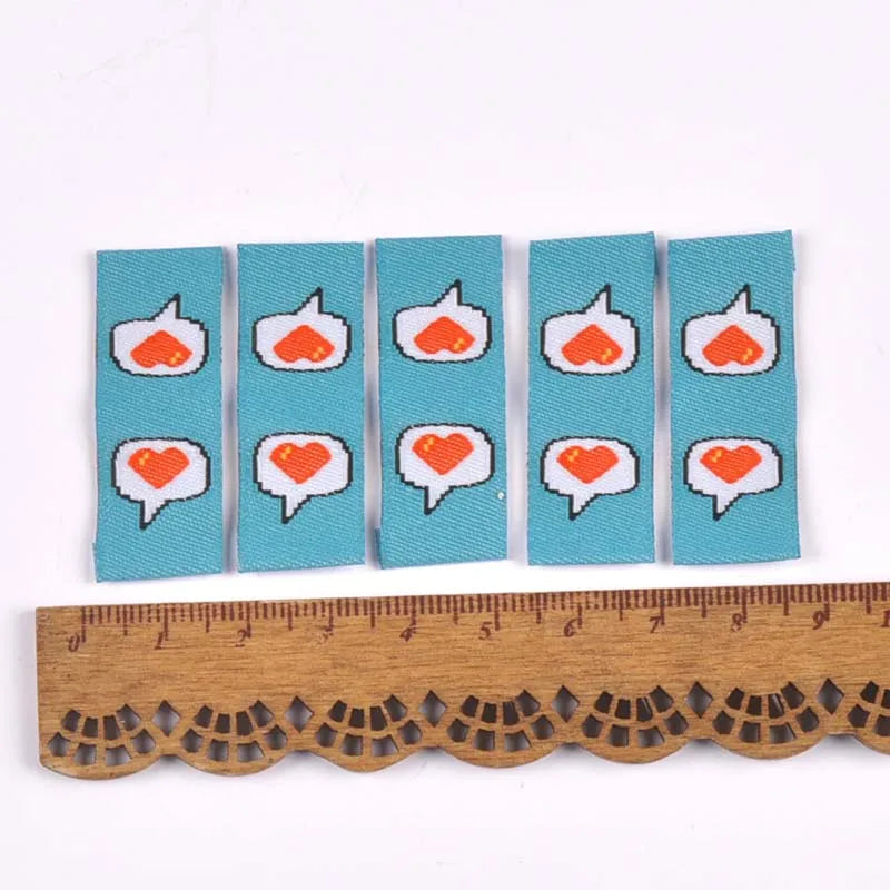 50Pcs/Lot Multicolor embroidery Labels For Sewing Garment Handmade Accessories Clothes Care Bags Tags DIY Crafts 1.5x4cm c2777 Qme