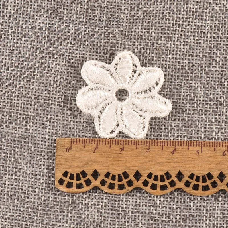 10-50pcs Random Mixed Flower Pattern Embroidered Lace Applique Mesh Trim For Garment Accessories Decoration Sew DIY Fabric C1501 Qme 20pcs 39mm