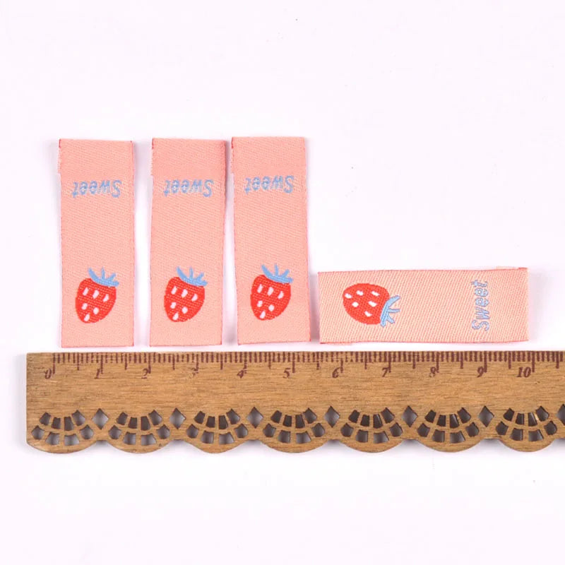 50Pcs Pineapple/Strawberry Fruits Embroidery Labels For Sewing Accessories Care Bags Kids Clothes Tag DIY Crafts 1.5/4.5cm c2901 Qme