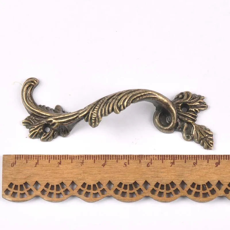 European Retro Antique Striped Carved Furniture Handles Kitchen Pulls Jewelry Box Cupboard Cabinet Knobs Drawer Door c2265 Qme