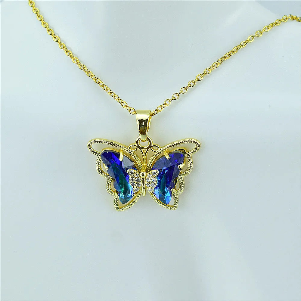 New Fashion Sweet Women Girl Heart Crystal Butterfly Pendant Necklace Jewelry Elegant Charm Jewelry Gifts Accessories Wholesale Qme 18