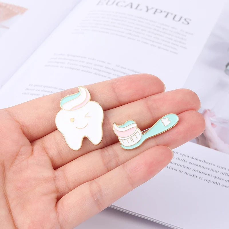 Tooth and Brush Custom Lapel Enamel Pin Dental Badges Medical Brooches Cute Sweet Teeth Jewelry Gift for Nurse Dentist Wholesale Qme