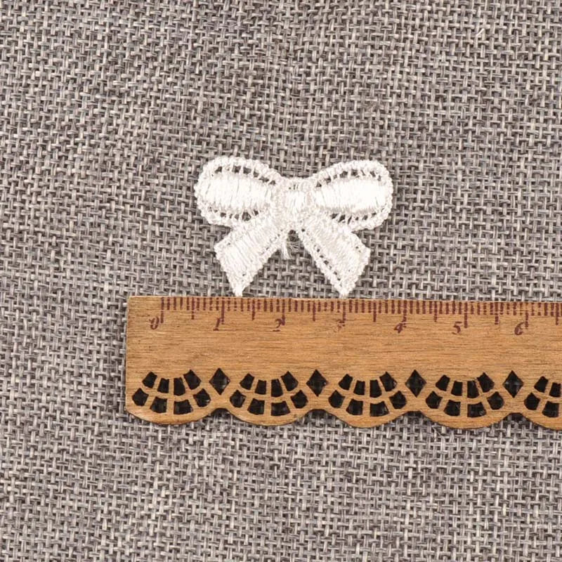 10-50pcs Random Mixed Flower Pattern Embroidered Lace Applique Mesh Trim For Garment Accessories Decoration Sew DIY Fabric C1501 Qme 50pcs 30x23mm