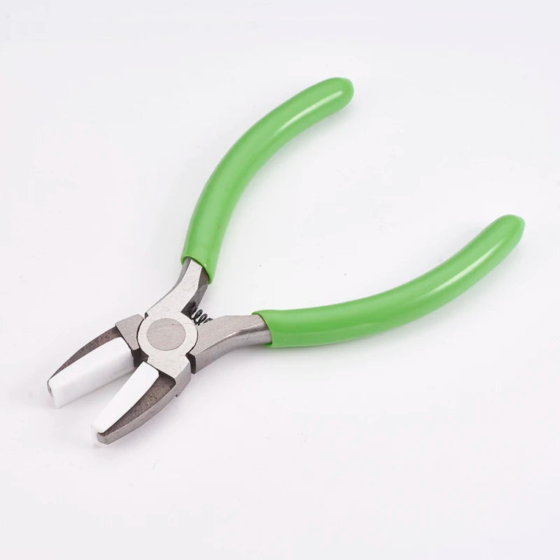 Pandahall Carbon Steel Jewelry Pliers Red Flat Nose Plier with Cover for Jewelry DIY Making Tools 142x98x8mm Qme 132x86x10mm