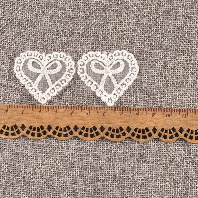 30Pcs Heart Pattern White Lace Fabric Applique Mesh Trim For Garment Accessories Sew On DIY Handmade Wedding Decoration c1728 Qme