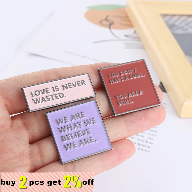 Philosophical Phrases of Life Enamel Pins Wholesale Live Actively Brooch Bag Word Lapel Pin Encouraging Badge Jewelry Gift Qme