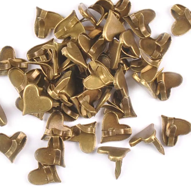 Retro Bronze Heart Brads Scrapbooking Embellishment Fastener Metal Crafts For DIY Shoes Decor Accessories 50pcs 11x10mm c1514 Qme