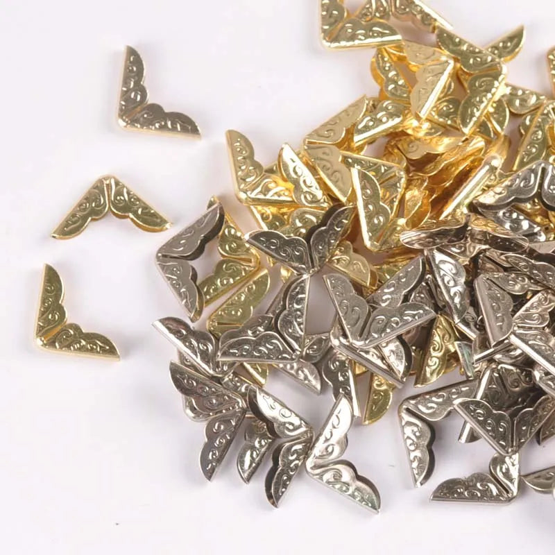 50pcs 14x14x2mm Gold Corner Protector For Books DIY Scrapbooking Photo Albums Folders Menus Metal Trilateral Corner Crafts C1580 Qme