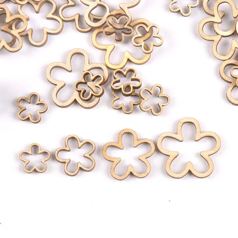 50pcs 15-30mm Hollow Flower Shape Wood For Scrapbooking Handmade DIY Carfts Wooden Embellishment Home Decor Orname m2179 Qme
