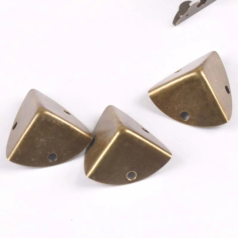 10Pcs Sliver/Brown Metal Corner Book Corners For Trilateral Albums Menu Corner Protector Diy Folders Edge Cover 30x30x30mm c1740 Qme