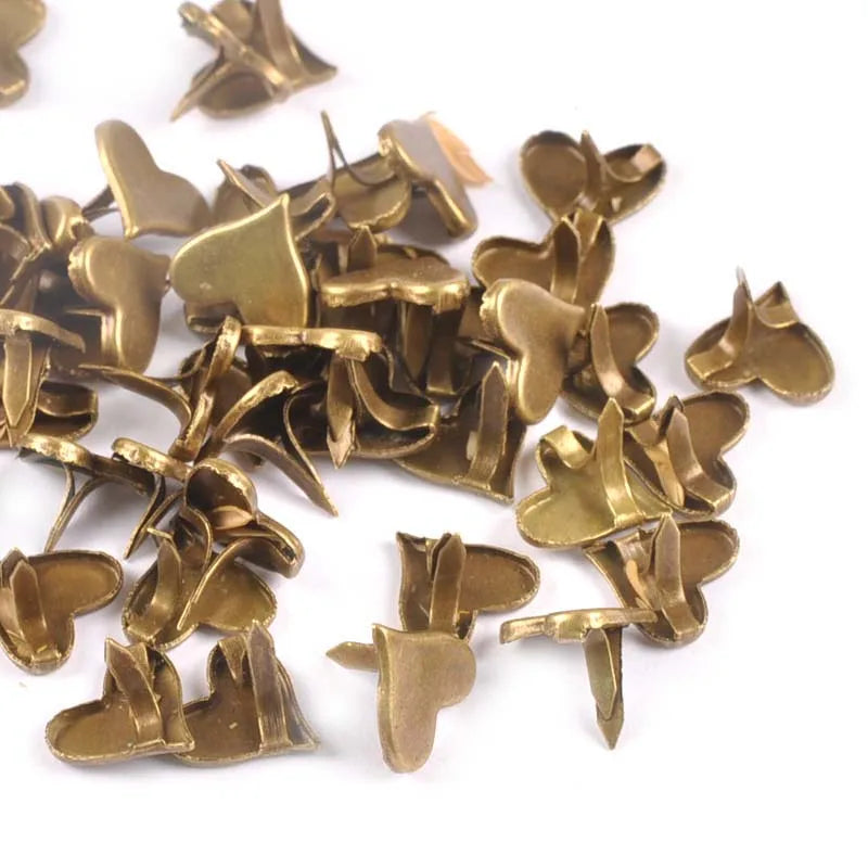 Retro Bronze Heart Brads Scrapbooking Embellishment Fastener Metal Crafts For DIY Shoes Decor Accessories 50pcs 11x10mm c1514 Qme