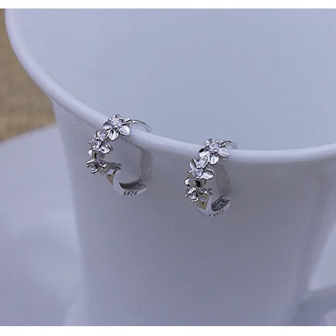 Top Sale 925 Sterling Silver Color Earring Woven Flowers Shape Hoop Earrings Embed CZ Crystal Pretty Earring For Wedding Gifts Qme