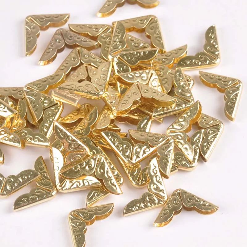50pcs 14x14x2mm Gold Corner Protector For Books DIY Scrapbooking Photo Albums Folders Menus Metal Trilateral Corner Crafts C1580 Qme