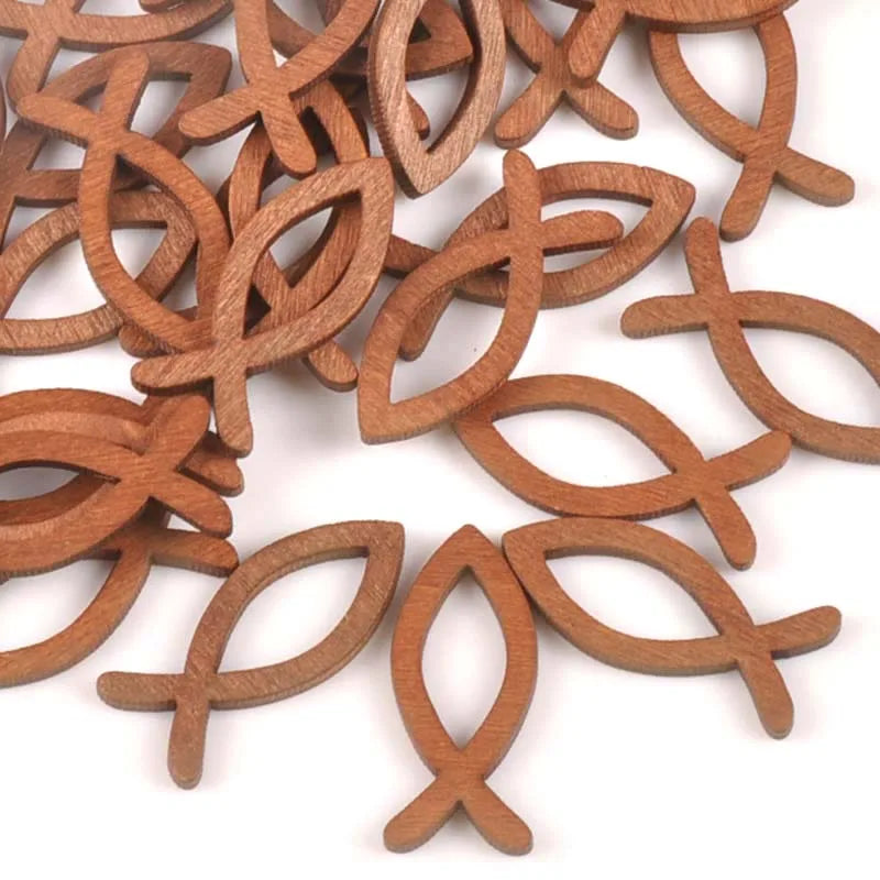25Pcs Natural Brown Fish Hollow Wood Crafts Scrapbook DIY Wooden Ornaments Handmade Accessories Home Decor 15x35mm m0993 Qme
