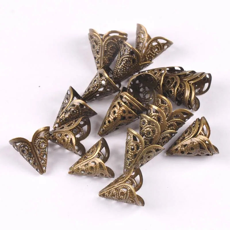 Gold/silver/Bronze 50Pcs Hollow Filigree Wraps Flowers Connectors Metal Crafts Embellishments For DIY Scrapbookings Home Decor Qme