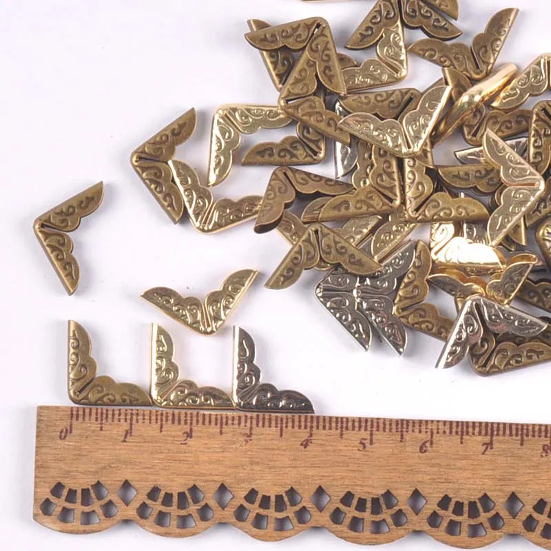50pcs Antique Metal Books Corners Protectors For Scrapbooking Accessories Albums Corner Menus Folders Box DIY Crafts Decor c3055 Qme