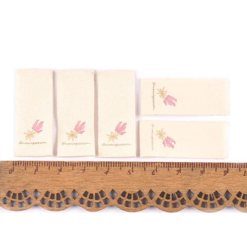 50Pcs Flower Printed Washable Brige Labels For Sewing Accessories Care Bags Clothes Tag Handmade Crafts Supplies 1.6x3.8cm c2887 Qme 2