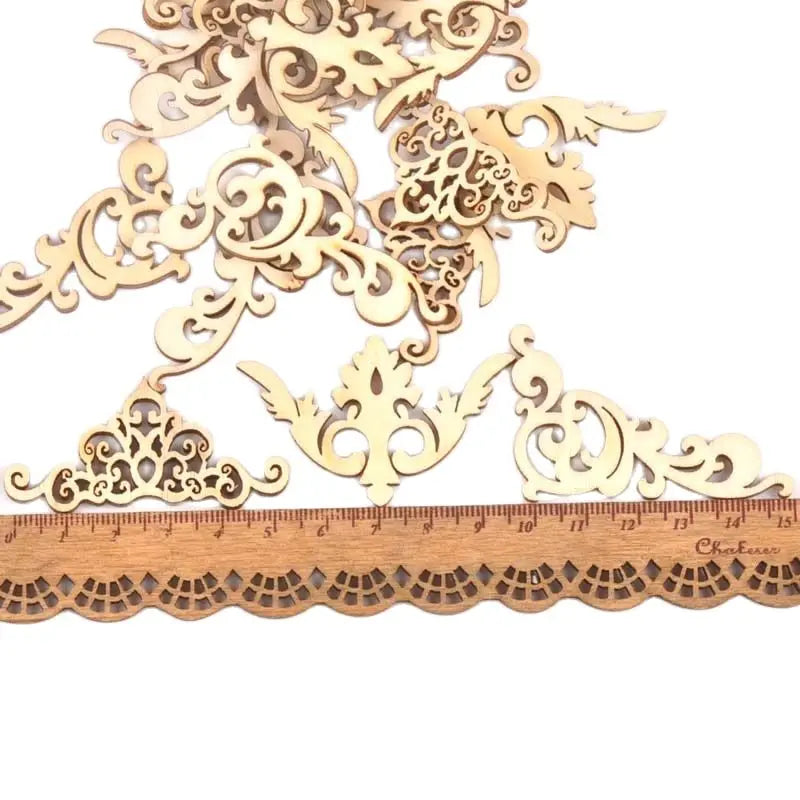 20Pcs 5cm Natural Wood Crafts Scrapbook DIY Book Corner Flower Lace Pattern Wooden Ornaments Handmade Album Corners m1835 Qme