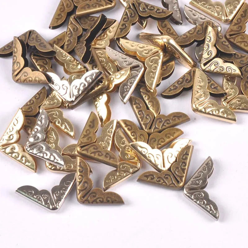 50pcs Antique Metal Books Corners Protectors For Scrapbooking Accessories Albums Corner Menus Folders Box DIY Crafts Decor c3055 Qme