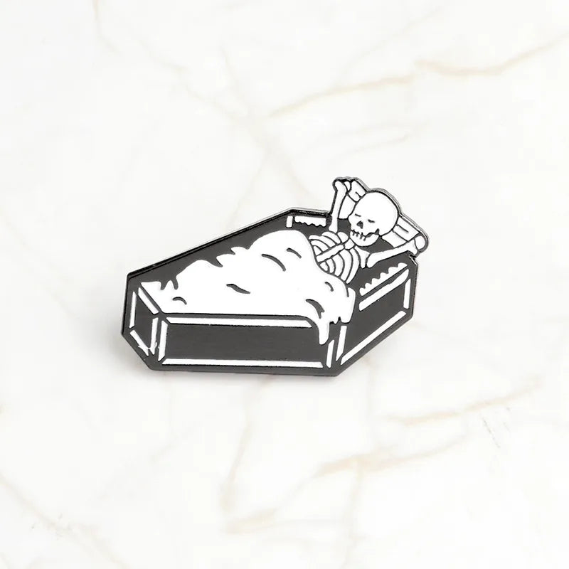 Gothic Dark Coffin Punk Enamel Pins Black Humor Brooches Badges Backpack Denim Shirt Lapel Pin Punk Dead Jewelry Gift Wholesale Qme lying