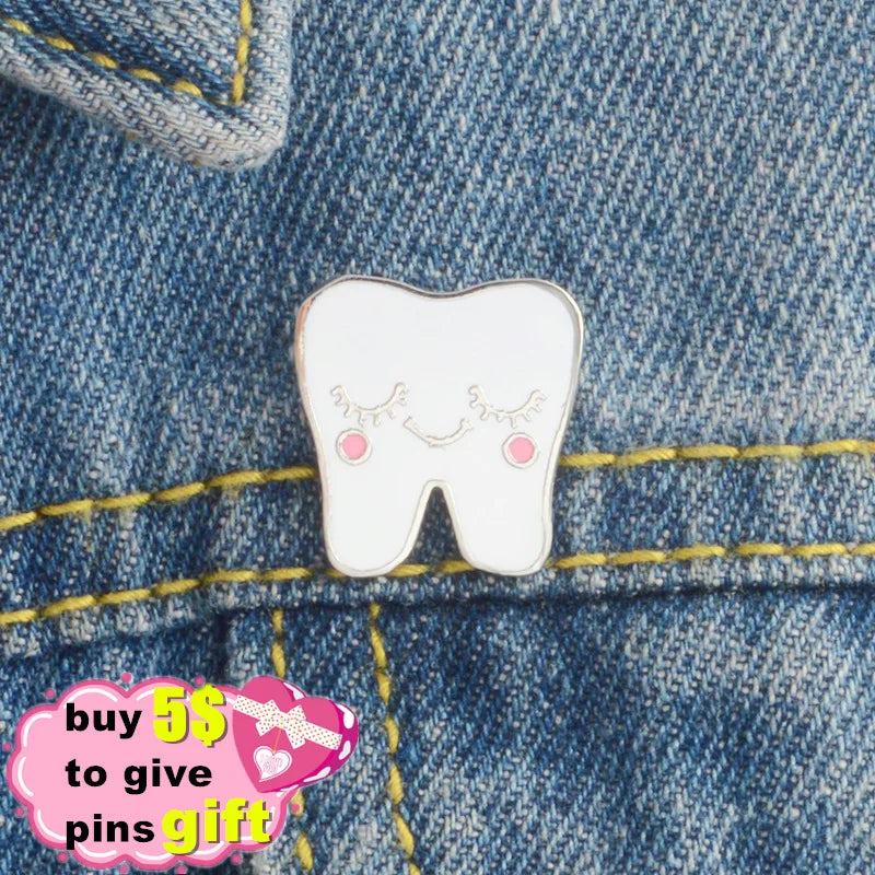 White Cartoon Smile Teeth Custom Enamel Brooche Cute Funny Medical Jewelry Accessories Kids Gifts Knapsack T-shirt Pin Wholesale Qme
