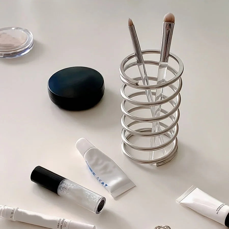 Wrought Iron Toothbrush Holder, Modern Circular Design, Floor Mount Bathroom Accessory, Dustproof Makeup Brush Qme