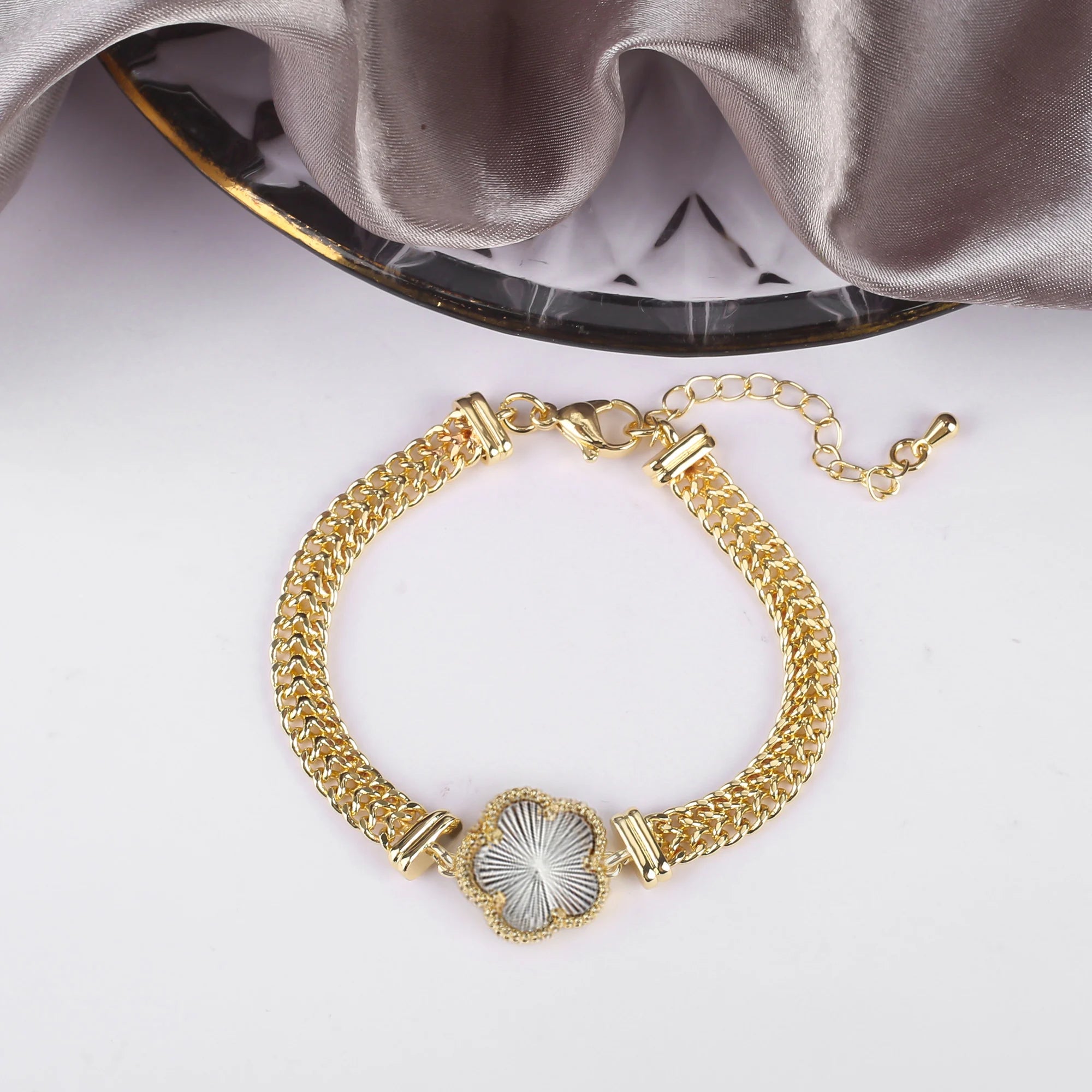 New Popular 15mm Natural Stone Five-Leaf Flower Adjustable Bracelet Classic Simple Woman Flower Jewelry Bracelet Free Shipping Qme Colors 1