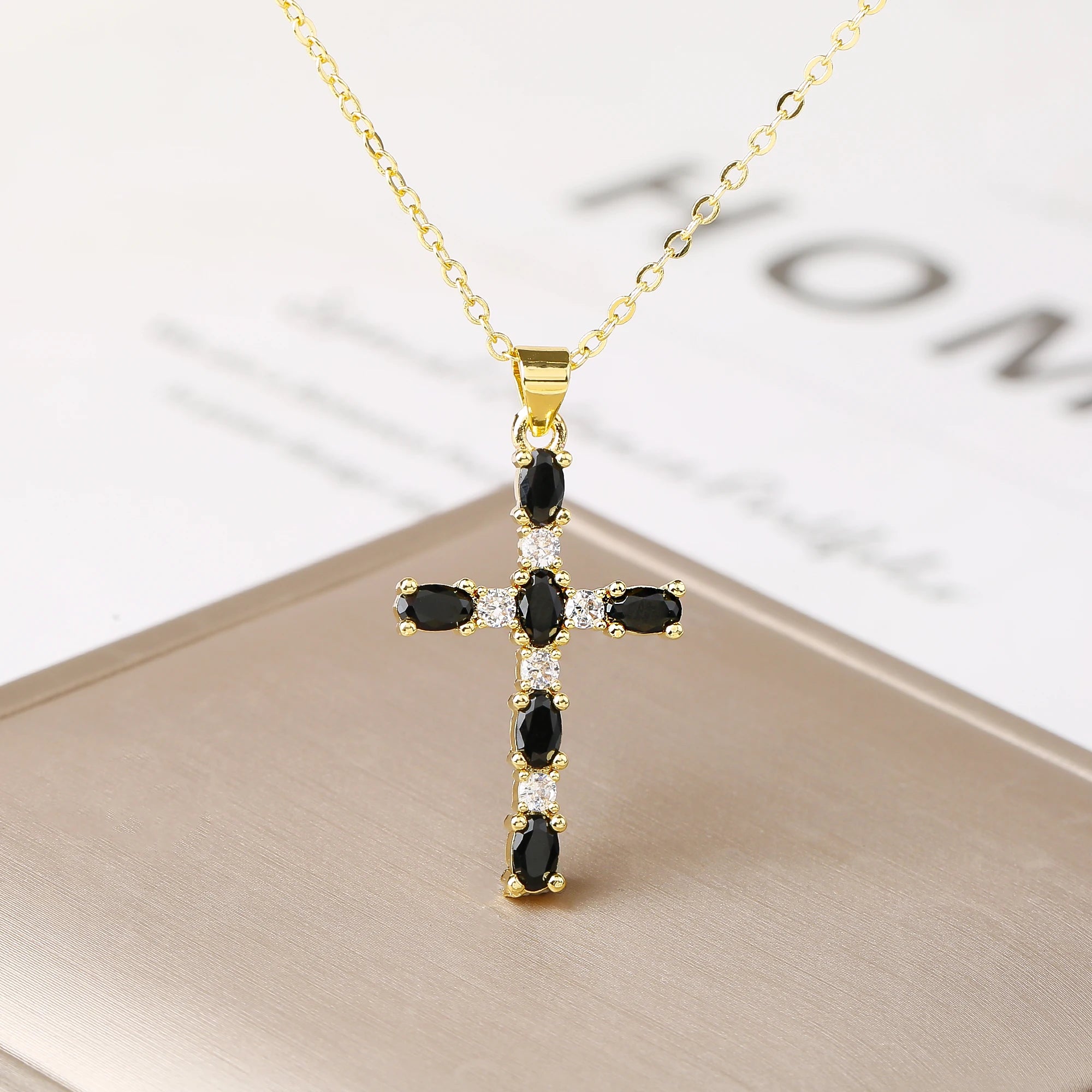 New Arrival Full-Zircon Crystal Cross Pendant Necklace Luxury for Men Women Daily Wear Party Religious Jewelry Christian Gift Qme 1 45cm