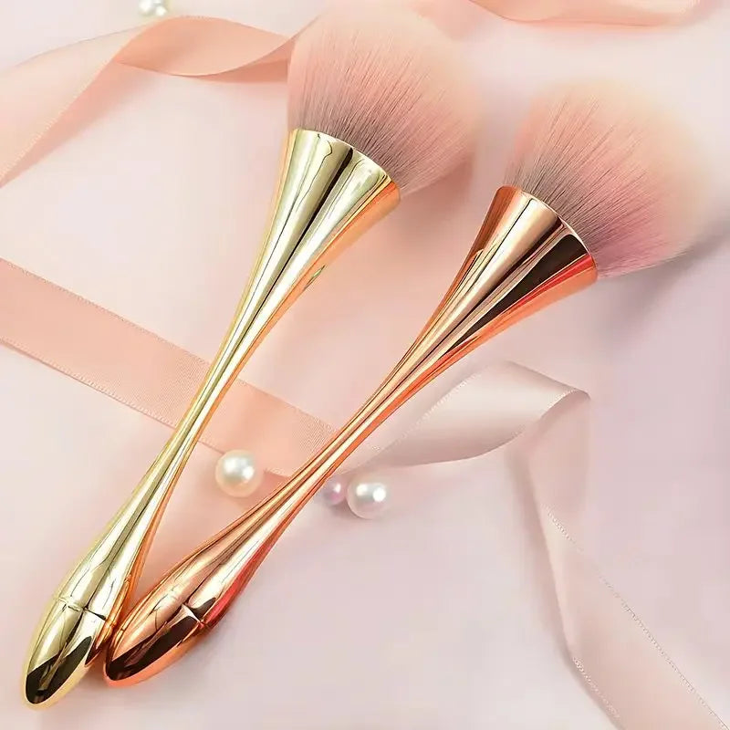Large Fan Makeup Brush Soft Synthetic Fiber Bristles Hourglass Handle Qme Gold