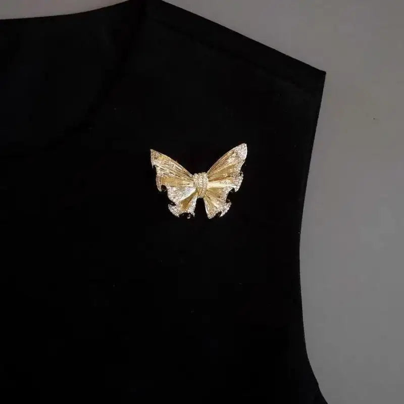 Women French Retro Gold Butterfly Jasmine Brooch Elegant Jewelry Pin for Business Suits Coats Qme A2