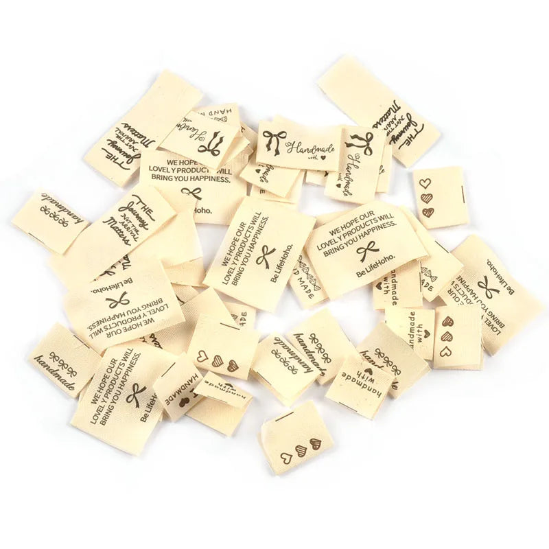 50pcs 19.5-44mm Random Mix Simple Beige Printed Labels For Clothing DIY Hats Bags Sewing Decorative Handmade Accessories C3782 Qme