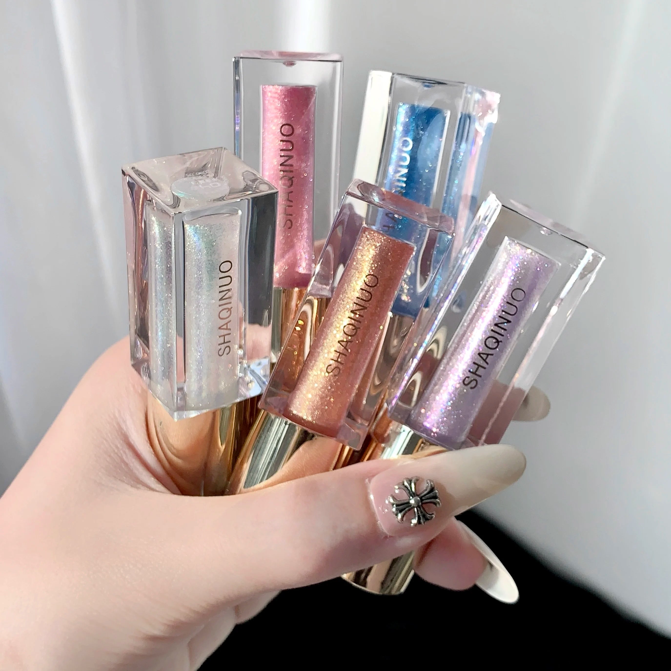 SHAQINUO Glittering Mirror Lip Glaze Watery Shimmering Light Gloss Qme