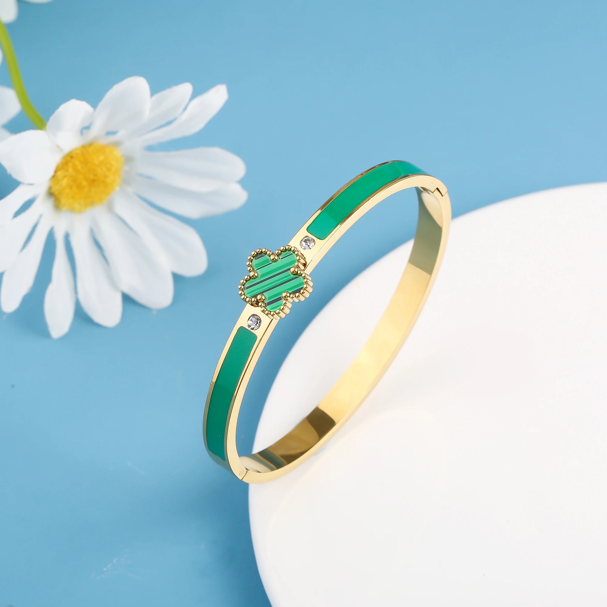 Hot Sale Gold-Plated Stainless Steel Five-Leaf Flower Open Bngale Temperament For Woman Party Wedding Lucky Jewelry Gift Clover Qme Bangle 4