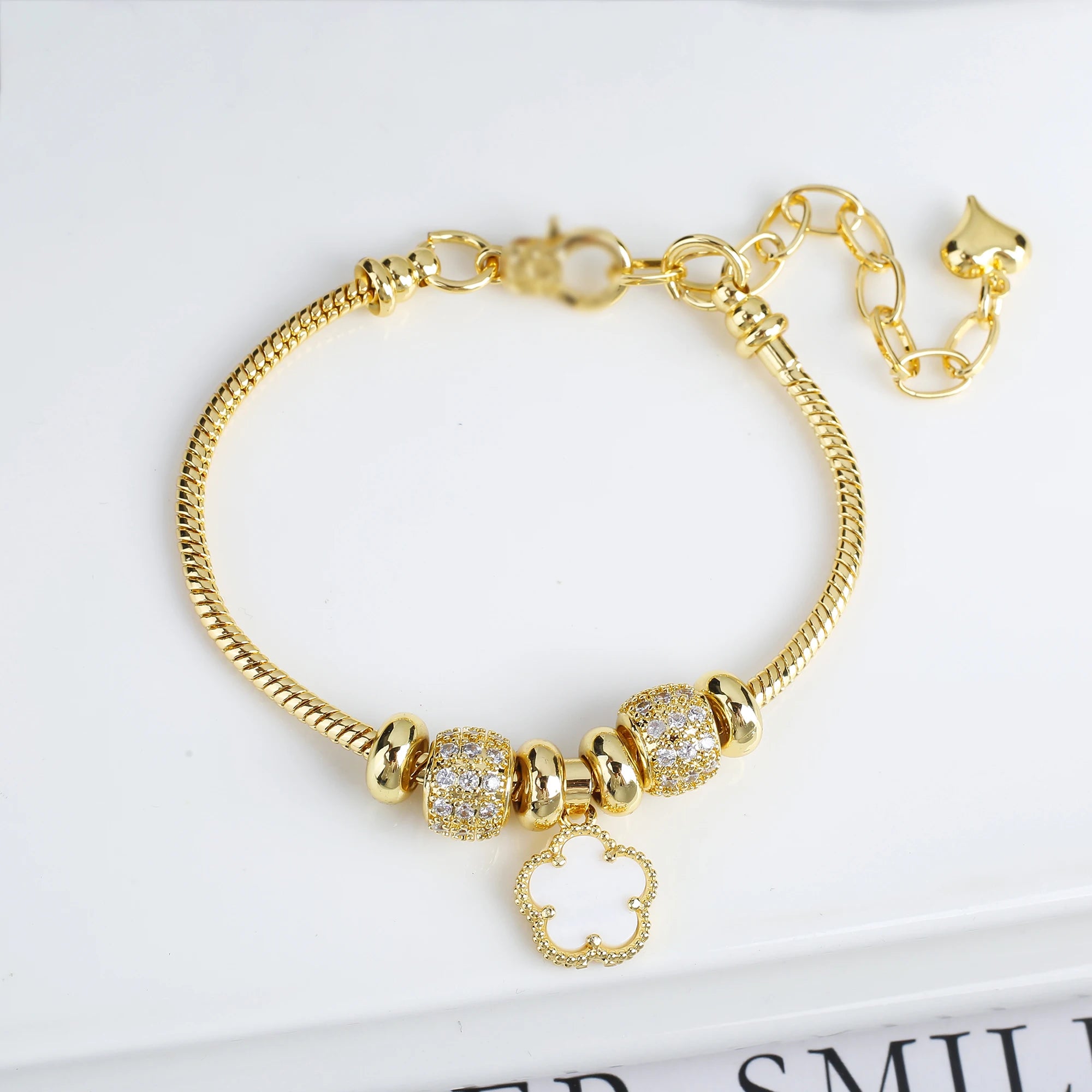 INS Hot Sale 10 Colors Natural Stone Five Leaf Flower Snake Bone Chain Bracelet Classic For Woman Clover Cz Ewelry Party Gift Qme White