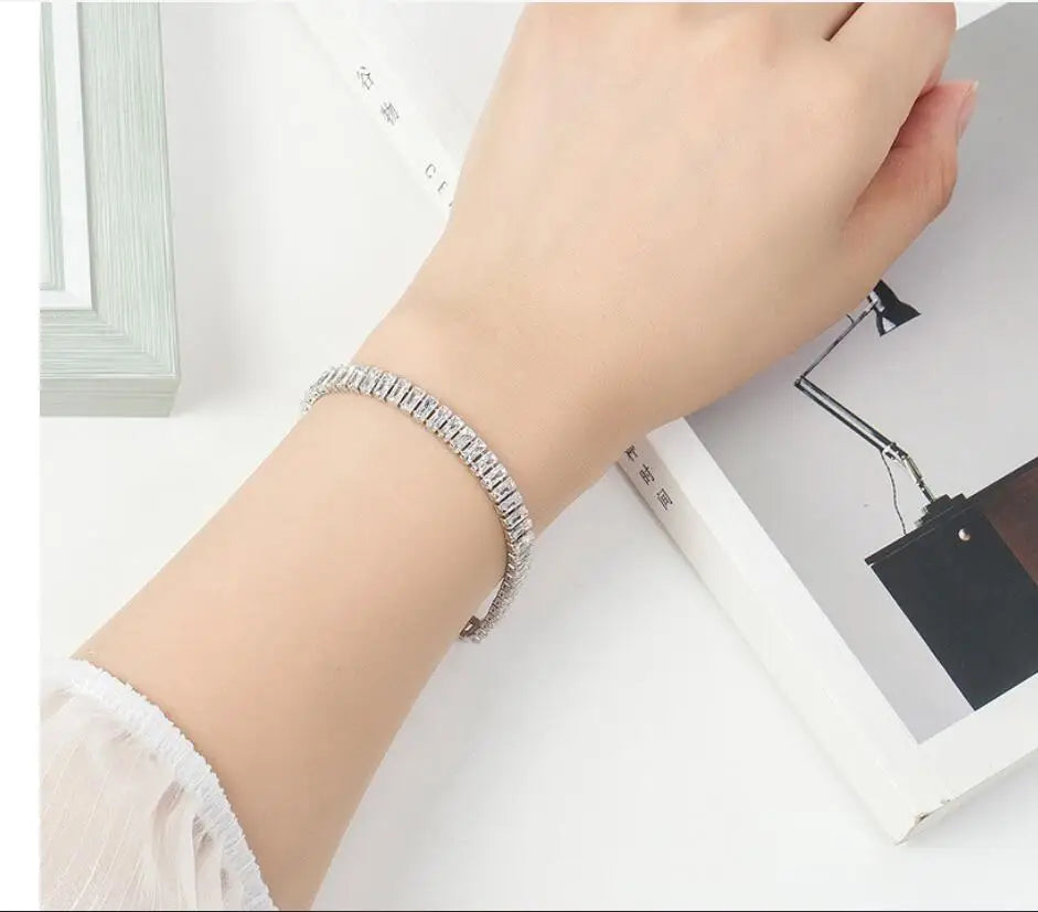 Charms 925 Sterling Silver Bracelet Elegant Zircon Crystal Fine Jewelry for Women Girl Engagement Wedding Party Gift 18CM Qme