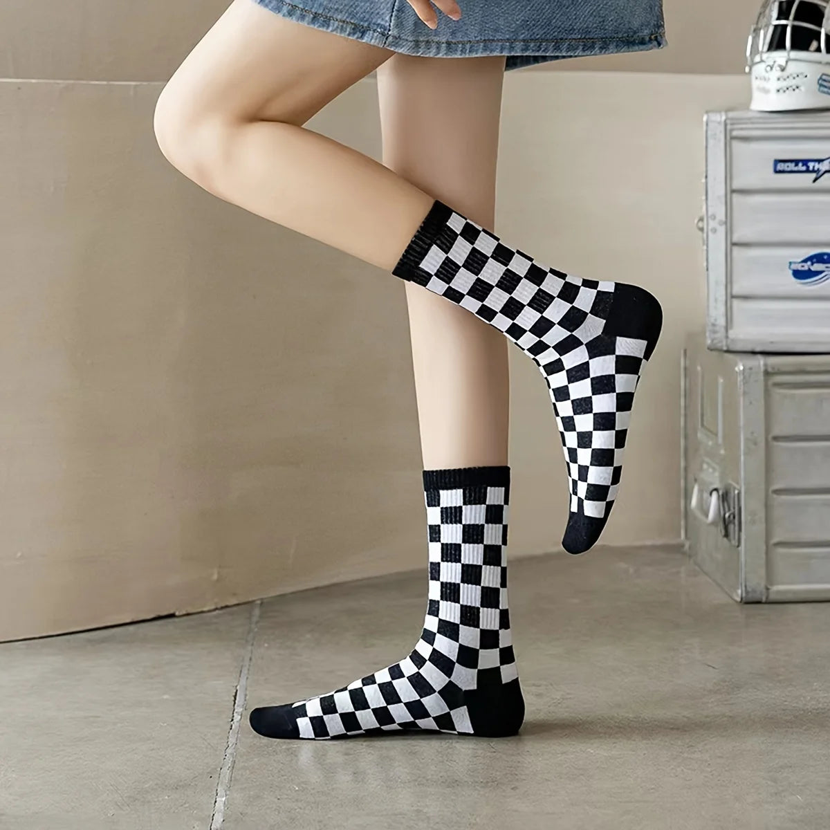 Fashion Harajuku Trends Checkerboard Socks,Black & White Geometric Checkered Socks, Hip Hop Cotton Print Skateboard Sock,Novelty Qme