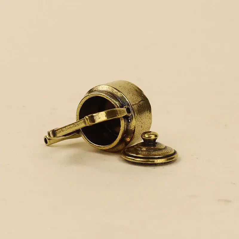 Desk Ornament Antique Copper Mini Fingertip Kettle Teapot Pocket Incense Burner Retro Brass Tea Pet Home Decor Accessories Qme