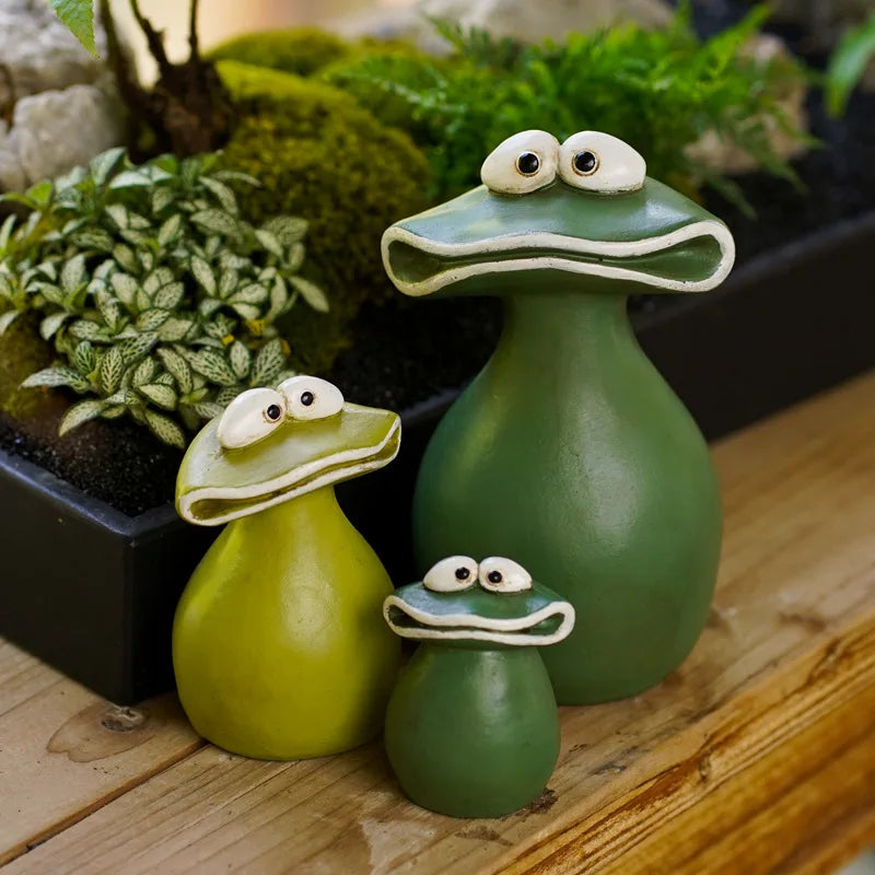 Resin Frog Figurine Kawaii Big Mouth Garden Decor Indoor Desk Qme