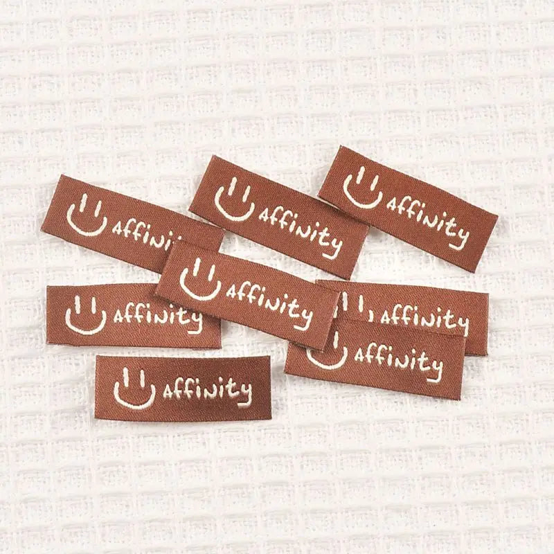 50pcs 15×40mm Colorful smiling face Face Pattern Embroidery Label Overlock DIY Clothing Handmade Accessories Without Gum cp3877 Qme cp3789-3