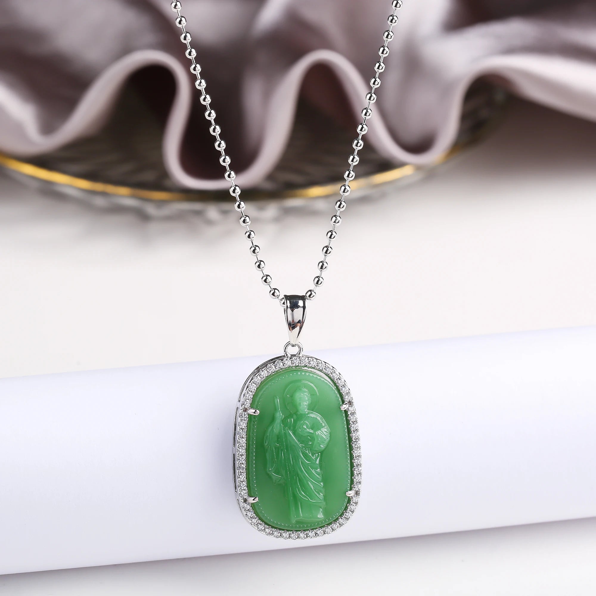 High Quality Creative Shiny Zirconia Crystal St. Jude Pendant Necklace Classic for Man Woman Religious Fine Jewelry Party Gift Qme Silver Green