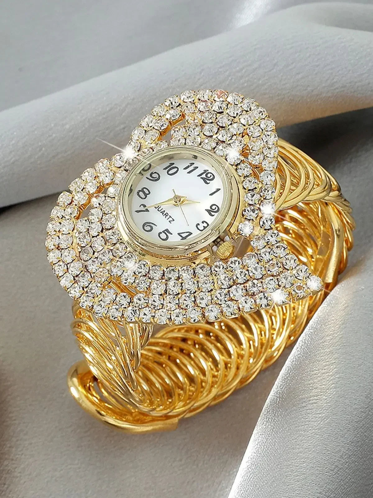 Diamond Women Watches Gold Watch Ladies Wrist Watches Luxury Brand Rhinestone Womens Bracelet Watches Female Relogio Qme 1