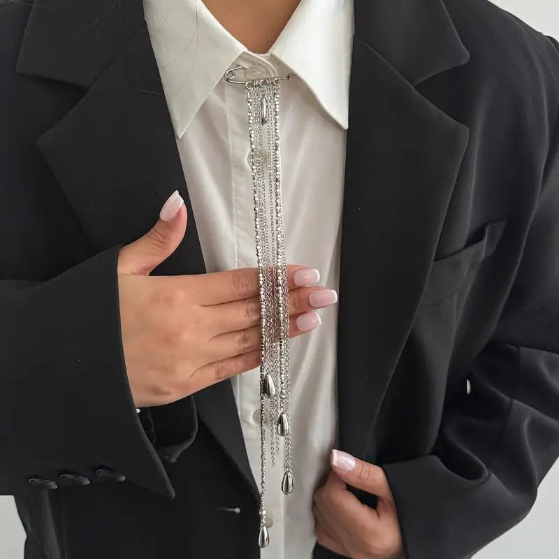 Exaggerated Water Droplet Fringe Tassel Chain Brooch Metal Chain Clothing Tie Pin Bead Fixed Ornament Banquet Party Jewelry Gift Qme A2