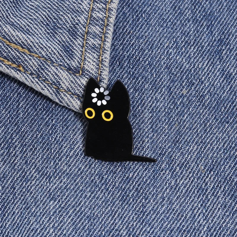 Cute Crash Cat Enamel Pin Funny Cartoon Kitten cat Creative Backpack Hat Lapel Pin Fashion Jewelry Gift for Friends Cat Lovers Qme