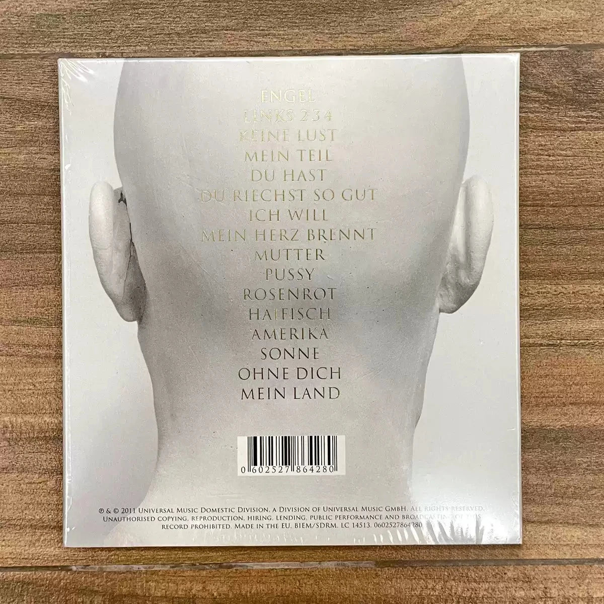 Rock Band Studio CD Album, Monochrome Sculpture Portrait Cover Design, Industrial Minimalist Style for Music Collectors Qme Germany